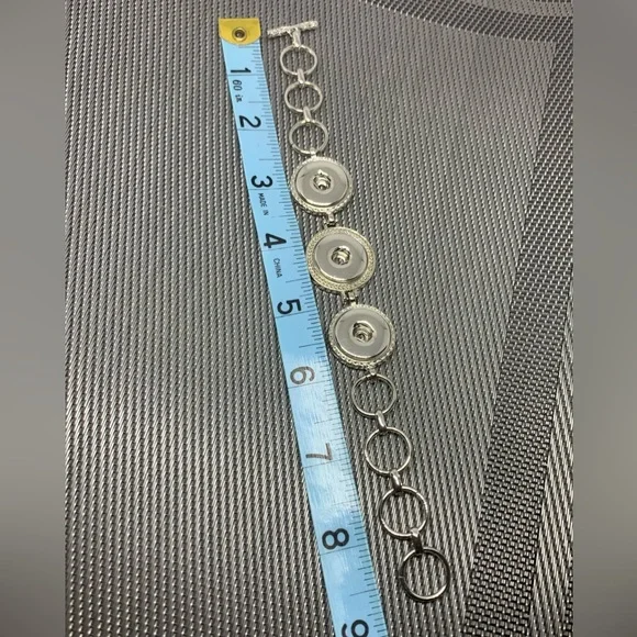 SALE - Toggle Closure 3 Charm Snap Button Bracelet - Picture 3 of 3